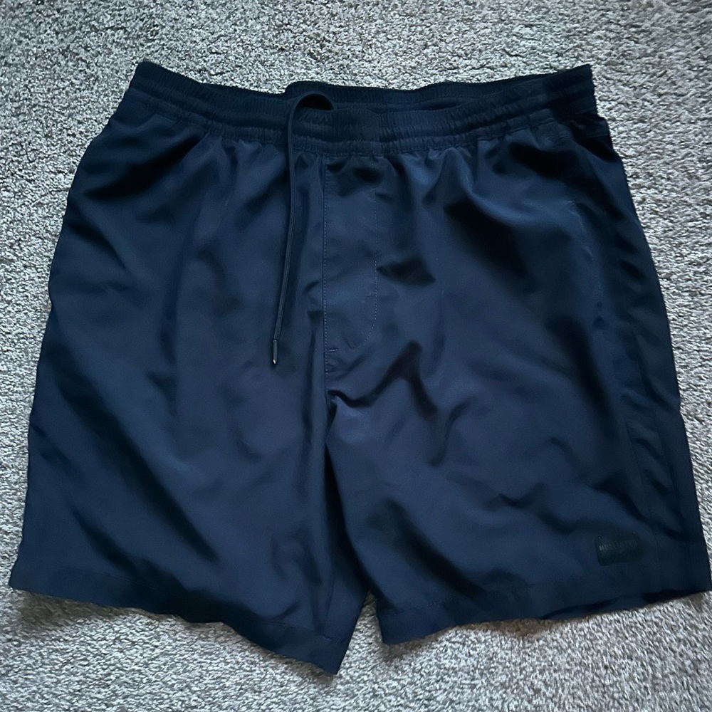 Hollister hybrid short 7”